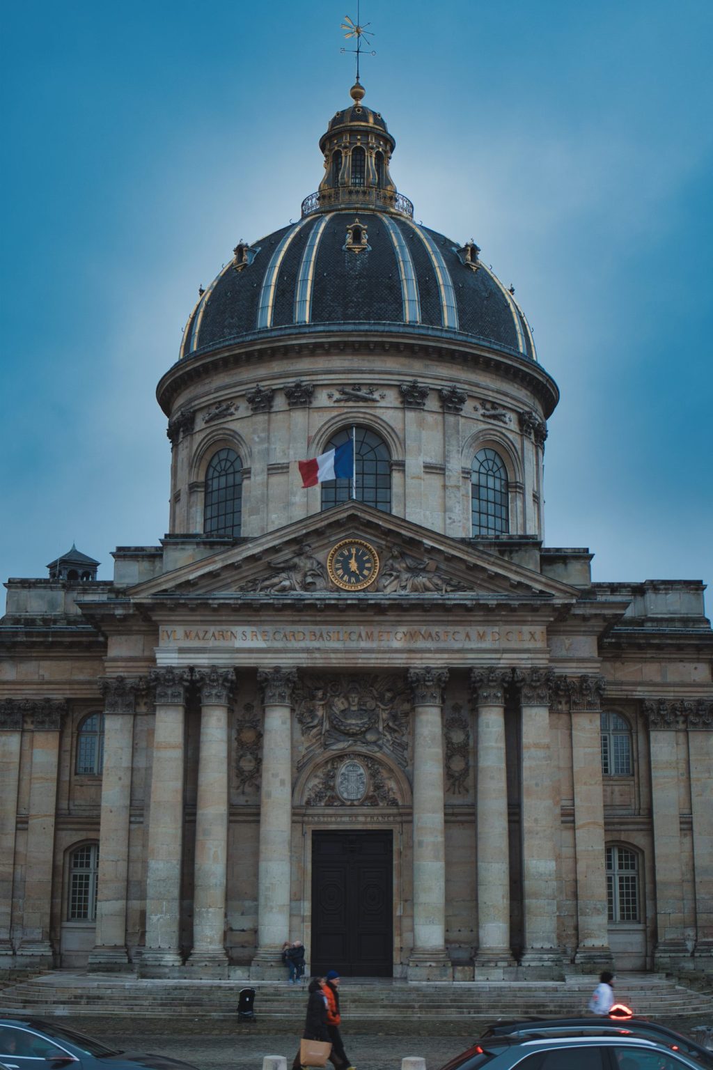 Façade et coupole de l'Institut de France, siège de l'Académie française, à Paris